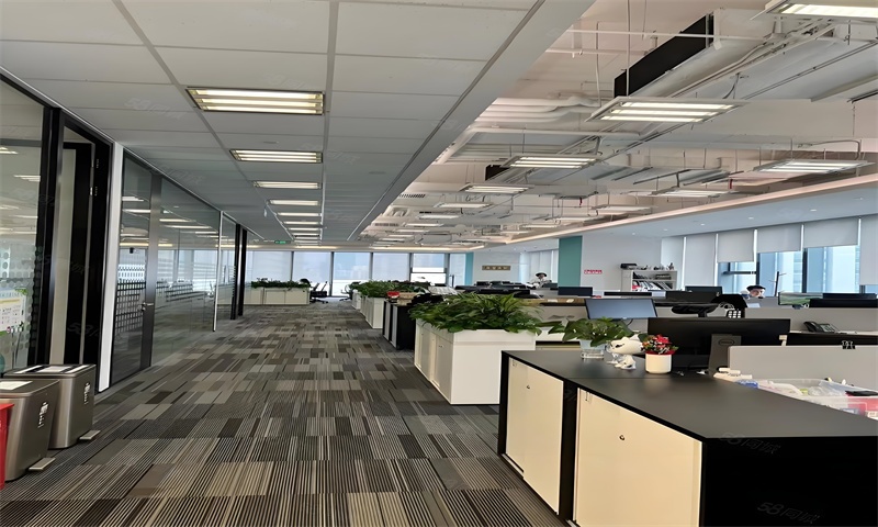 《打造高效协作的办公空间：办公室出租指南》